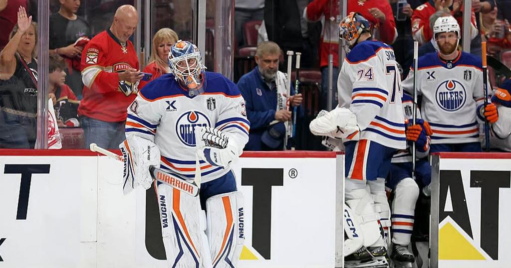 Calvin Pickard replaces Stuart Skiner in goal during 2025 Stanley Cup Final. Getty