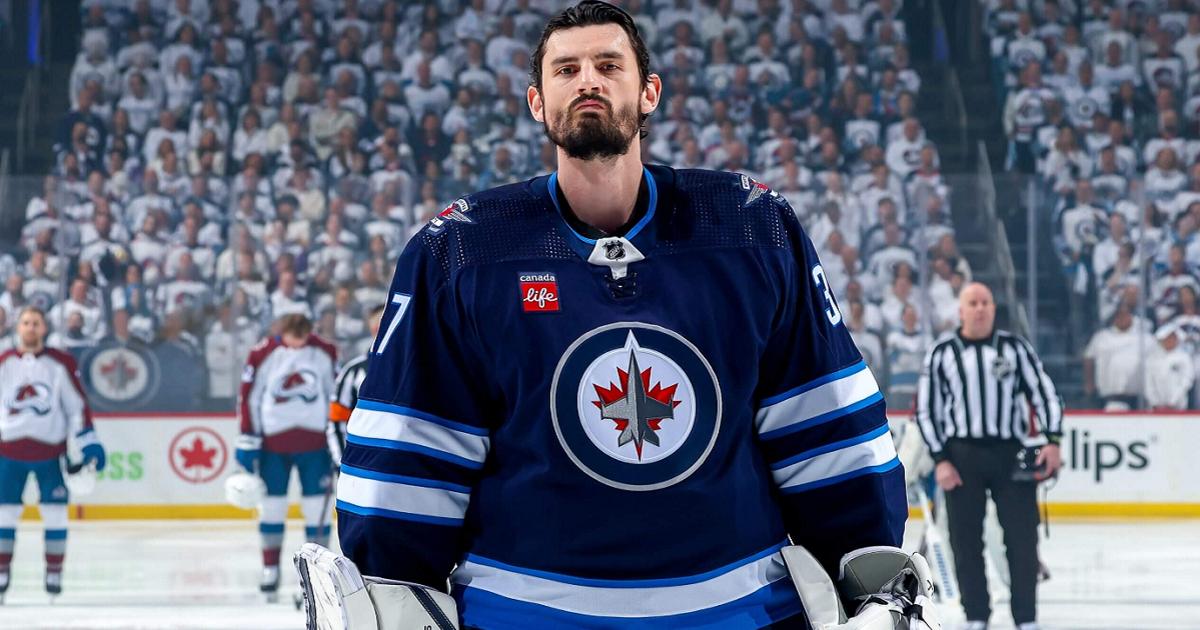 Connor Hellebuyck-Jonathan Kozub-NHLI-Getty