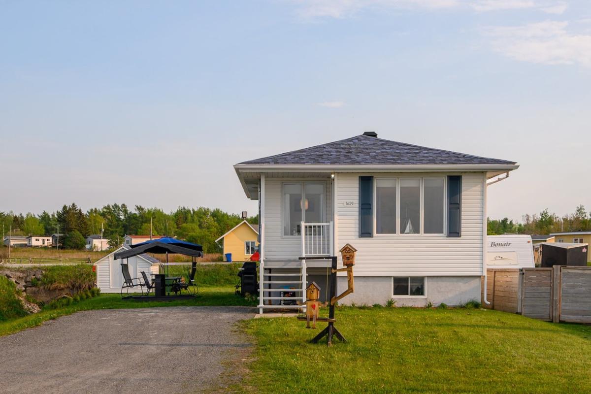 Façade arrière donnant sur le fleuve
