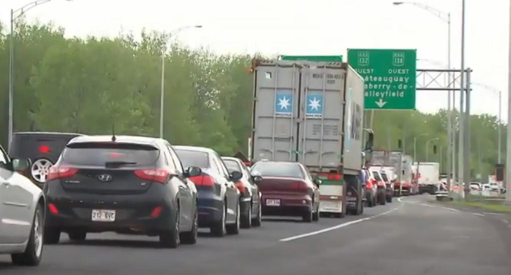 Trafic à l'entrée du pont Honoré Mercier