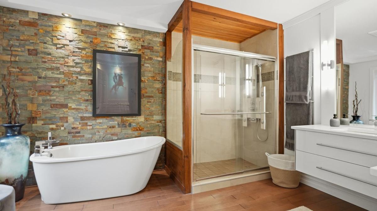 Salle de bain de l'étage