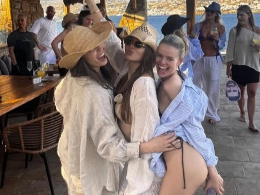 Partners and wives of Edmonton Oilers players on their getaway. Instagram
