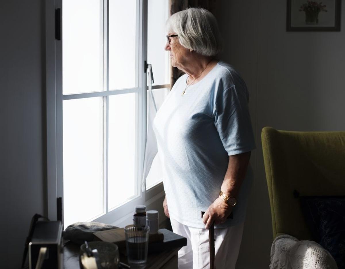 Freepik - rawpixel.com, personne âgée