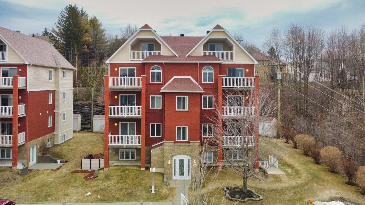 Façade du condo dans le quartier Les Nations