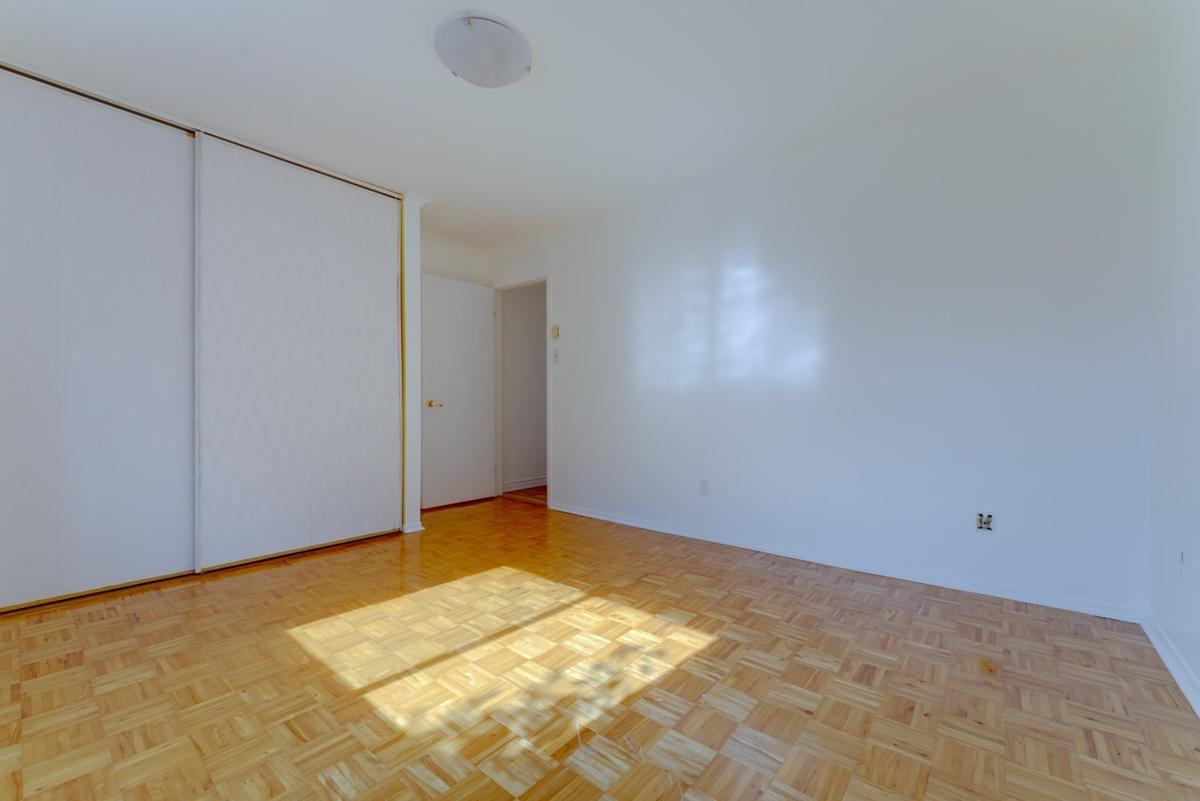 Autre vue de la chambre principale