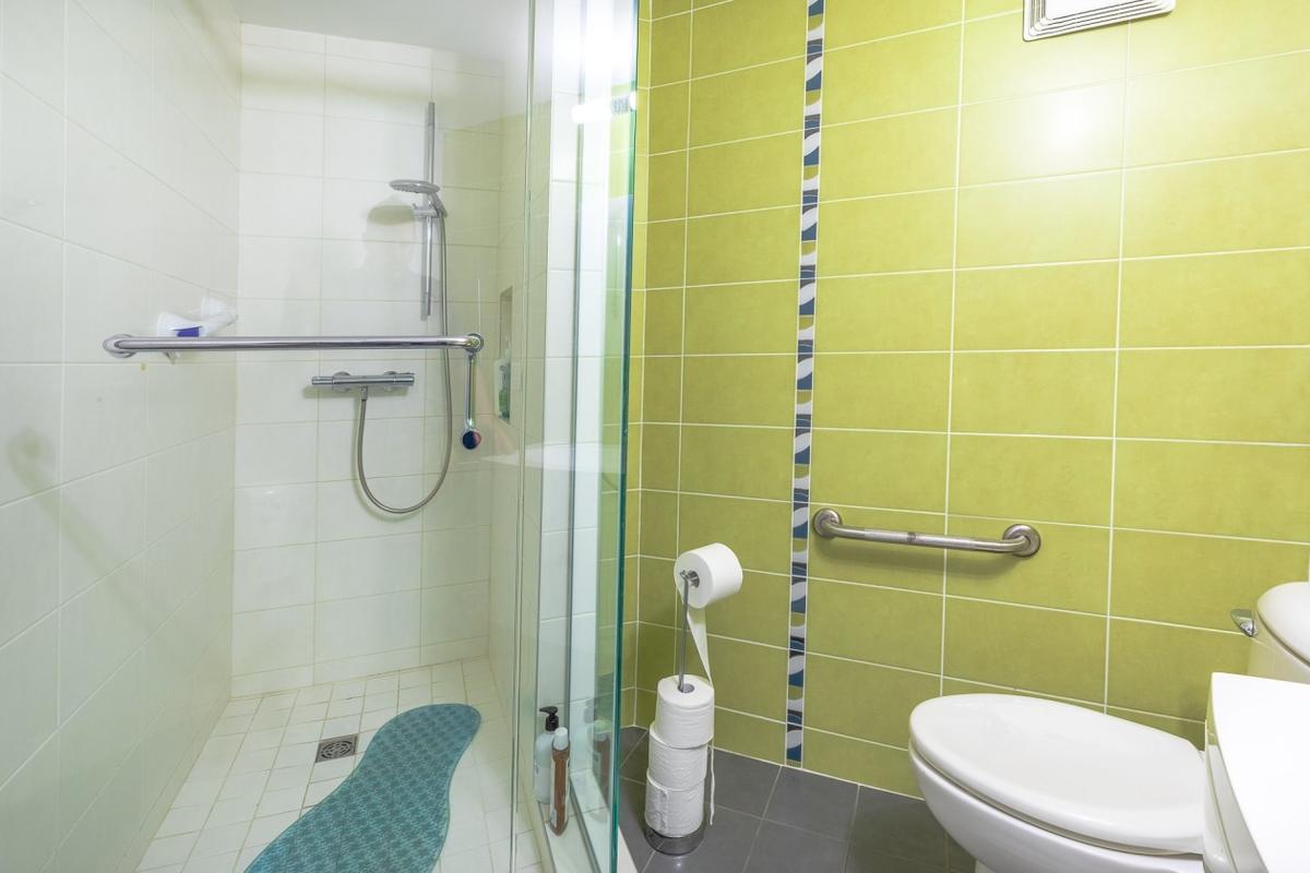 Détail de la salle de bain rénovée