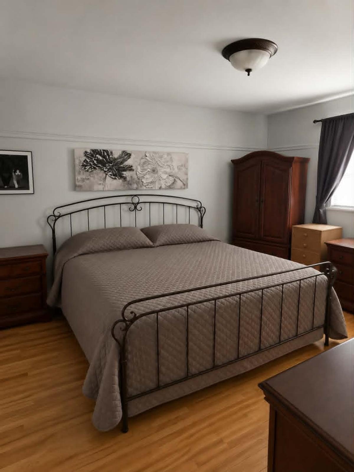 La chambre principale, lumineuse et apaisante