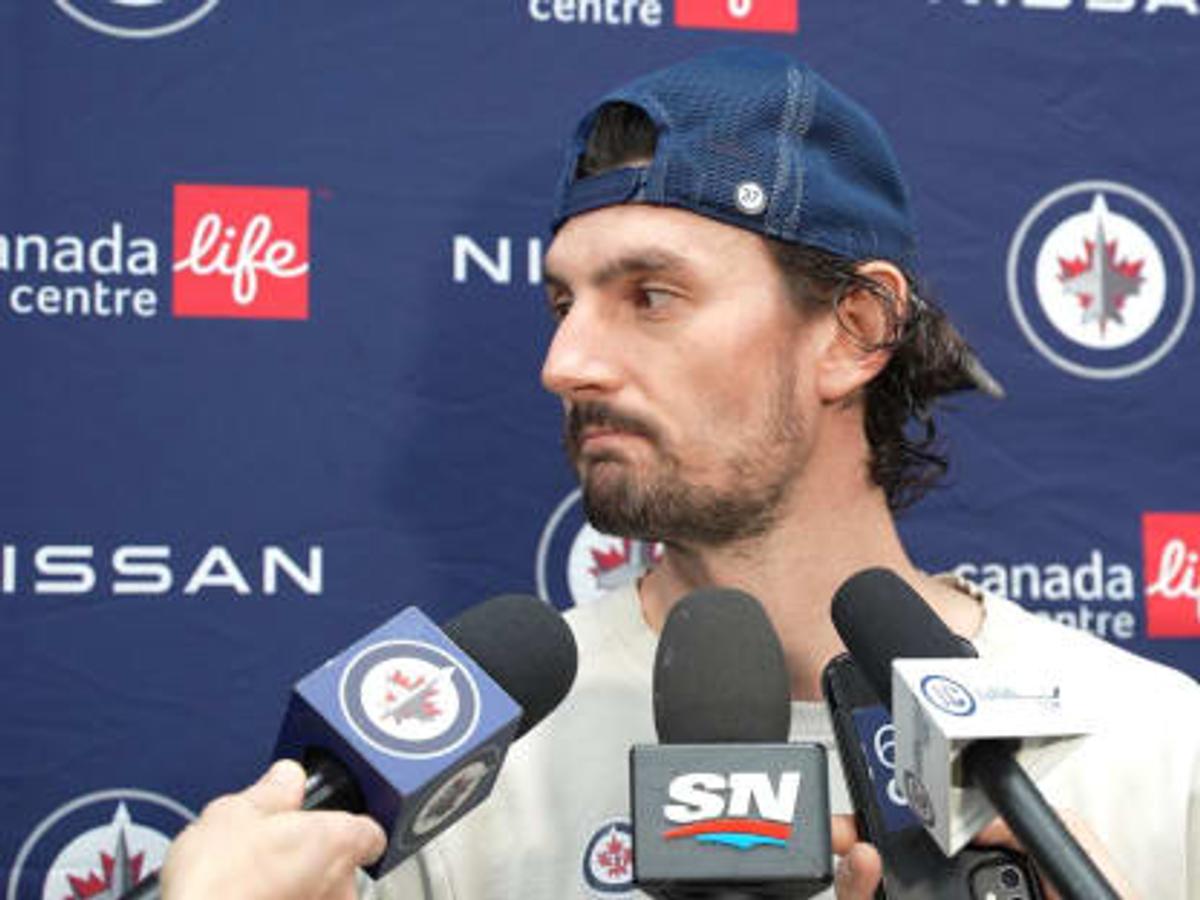 Connor Hellebuyck 