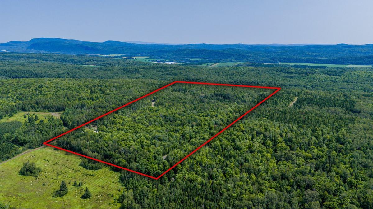 Vue aérienne élargie du territoire