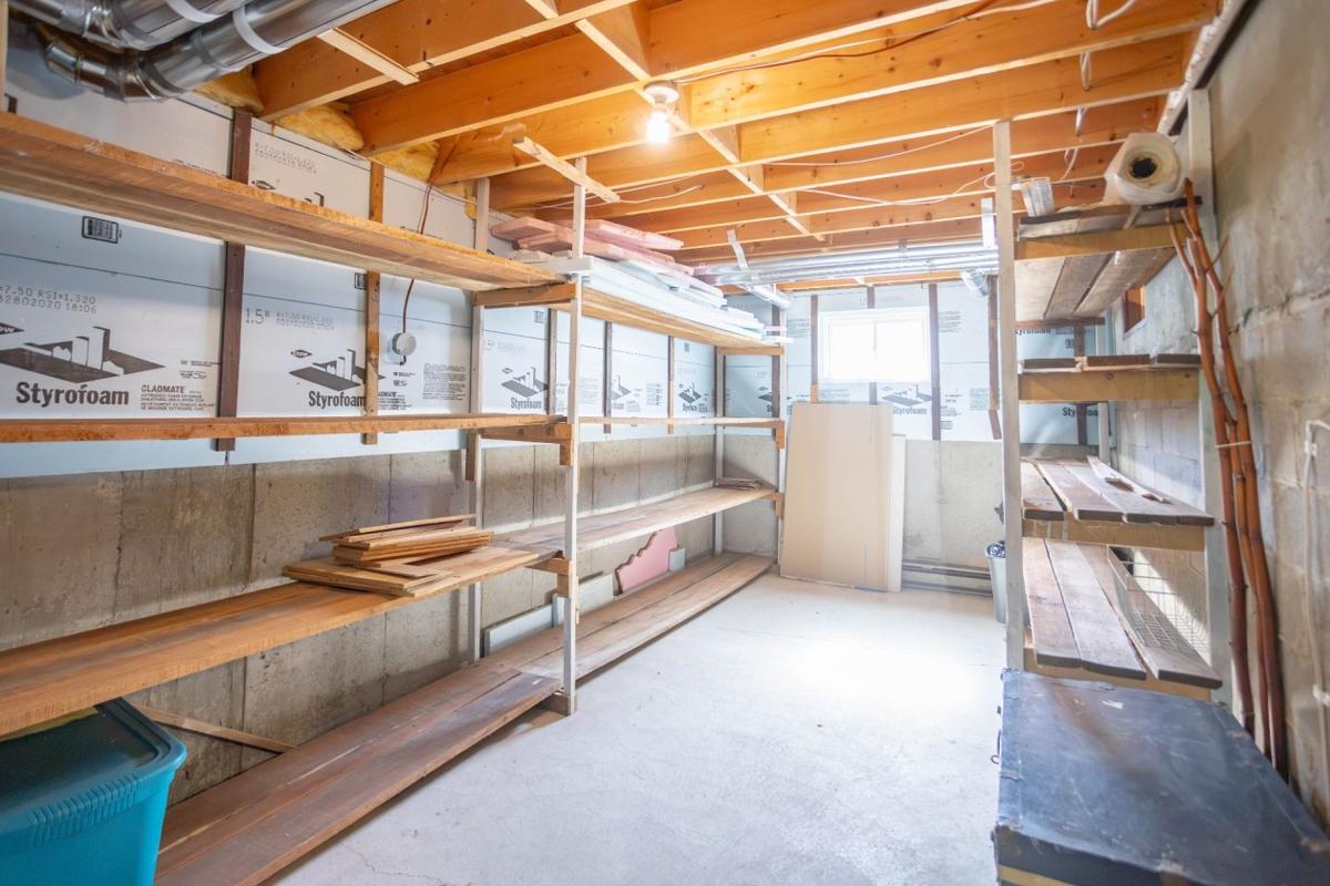 Espace de rangement au sous-sol