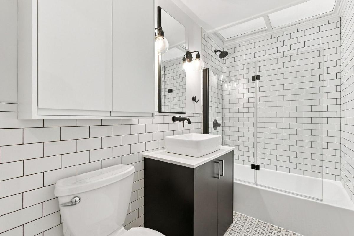 Ingrid Falaise met en vente son superbe duplex rénové au cœur du Nouveau-Rosemont