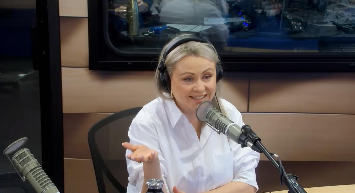 Mitsou en entrevue au 98.5 FM