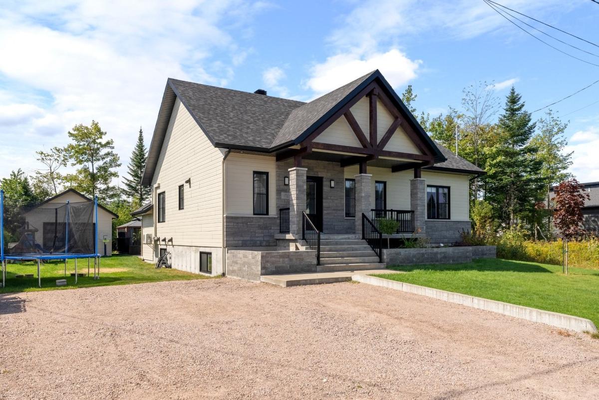 Façade du plain-pied contemporain