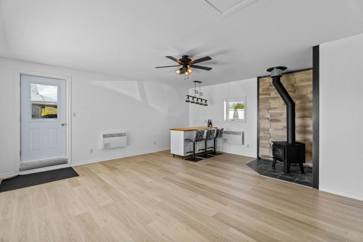 Autre angle du salon