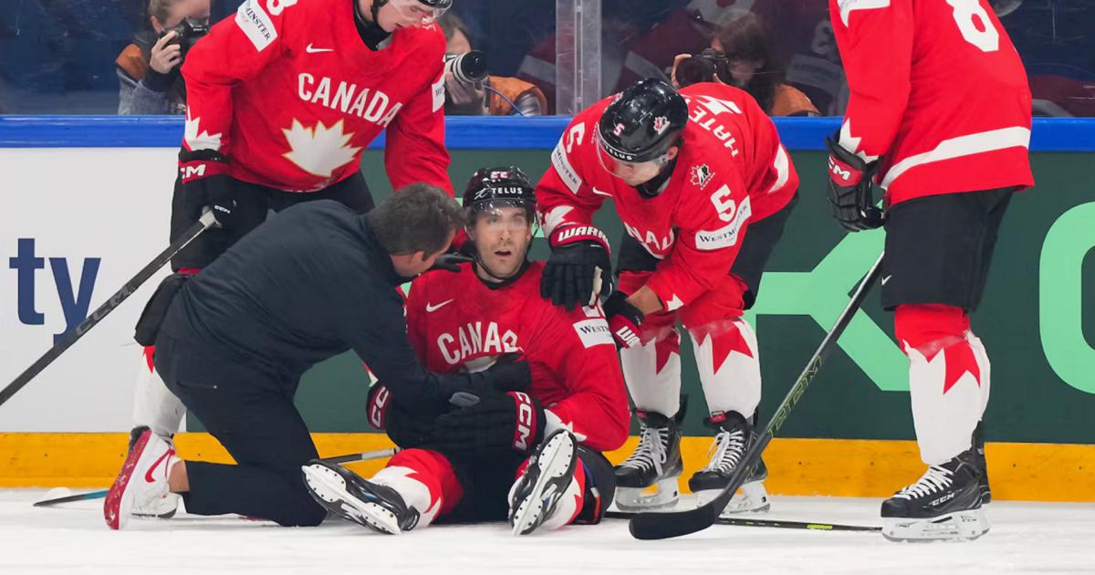 Evan Bouchard-Matt Zambonin-IIHF