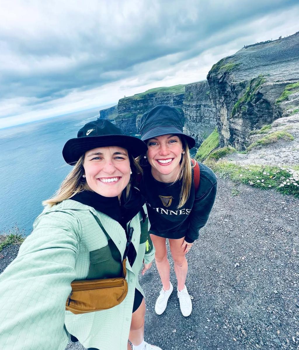 Marie-Philip Poulin et Laura Stacey