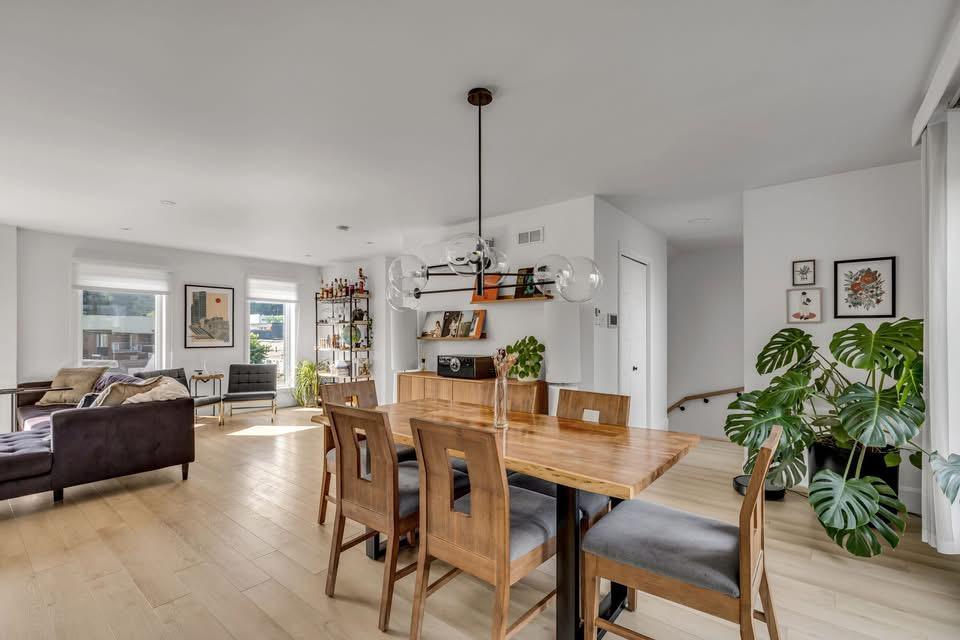 Condo Jade Auclaur-Roy,
