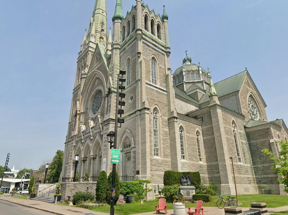 Co-cathédrale Saint-Antoine-de-Padoue à Longueuil