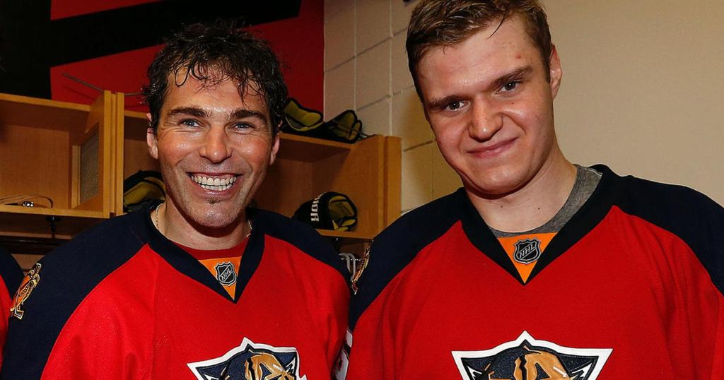 Sacha Barkov avec Jaromir Jagr
