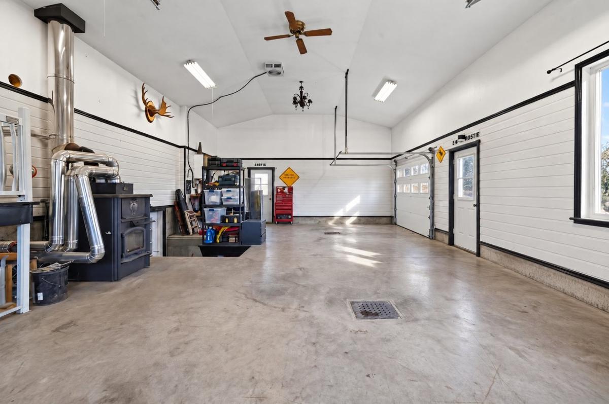 Intérieur du garage attenant