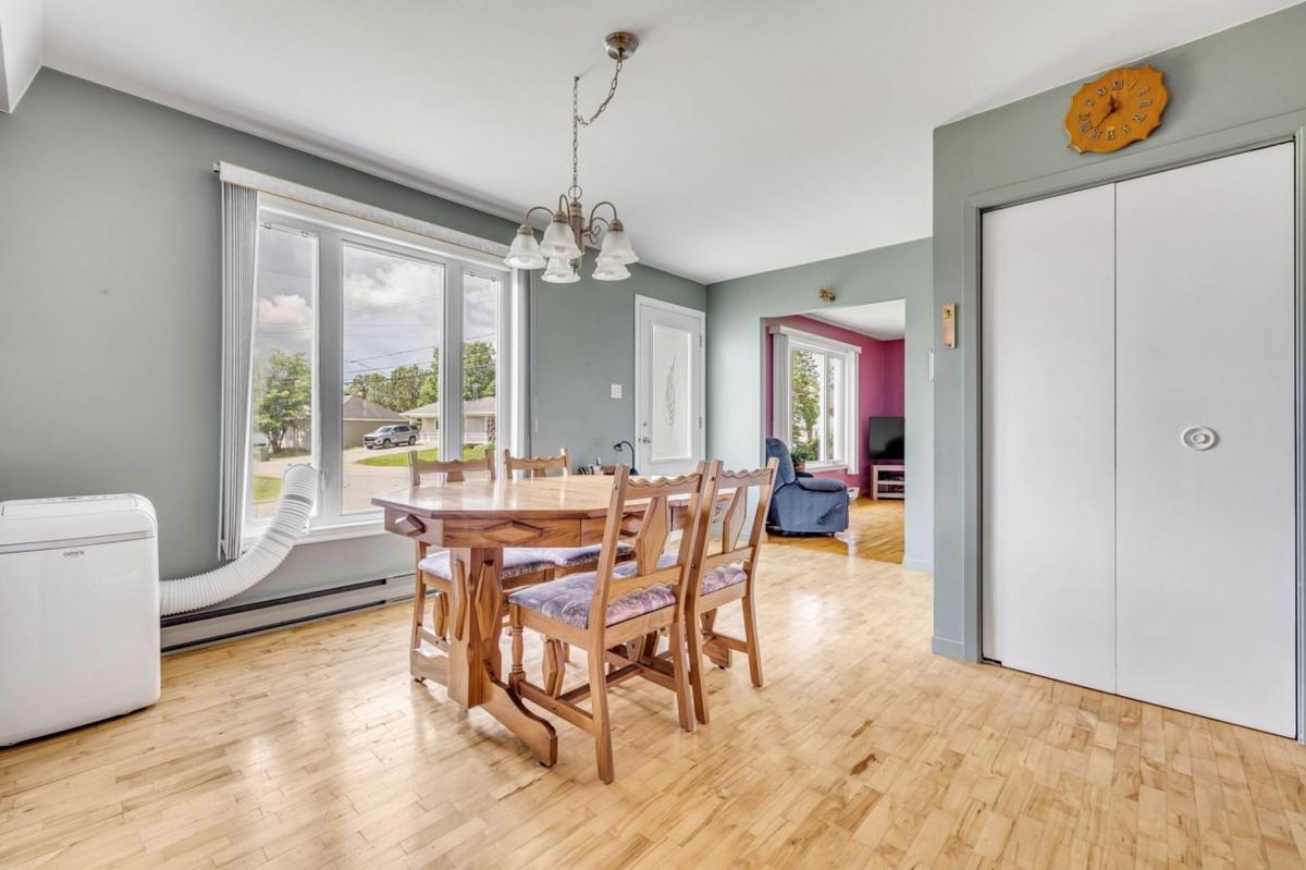 Coin repas et espace de vie