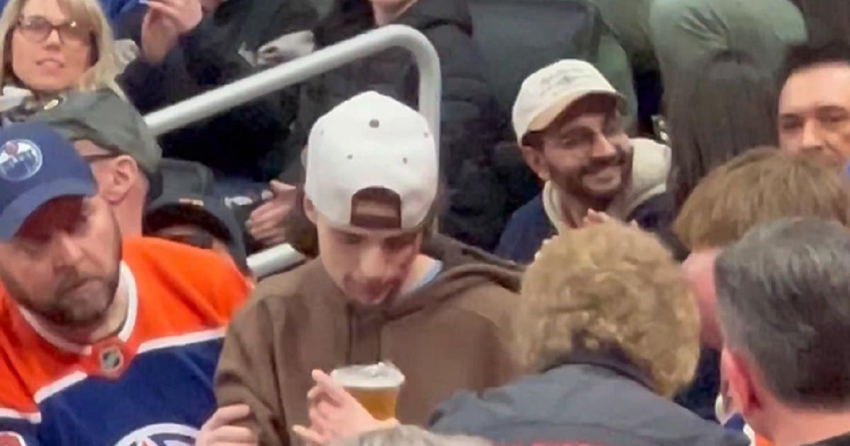 Oilers-Fan-Puck