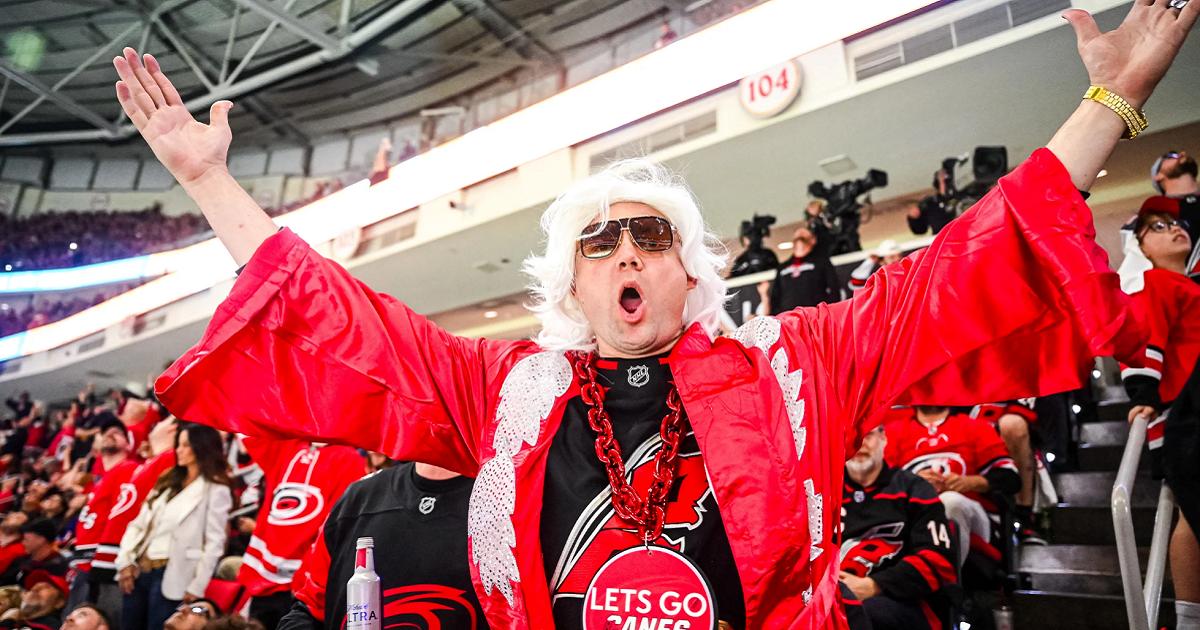 Hurricanes-Fan-Fans-Spencer Lee-Hurricanes