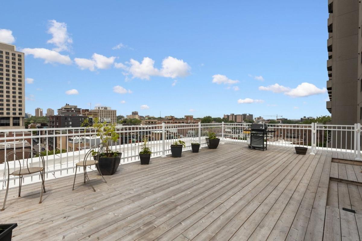 Terrasse et espace extérieur de l'immeuble