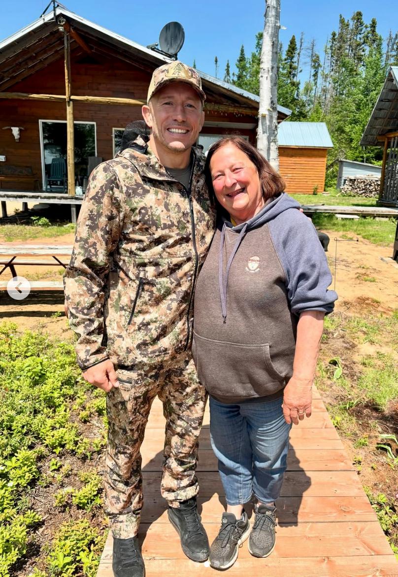 Georges Saint-Pierre à la chasse à l'ours