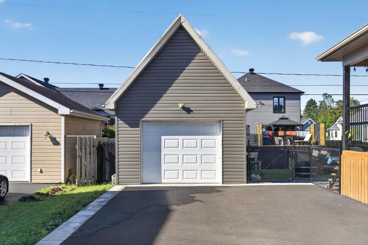 Garage détaché vu de l'extérieur