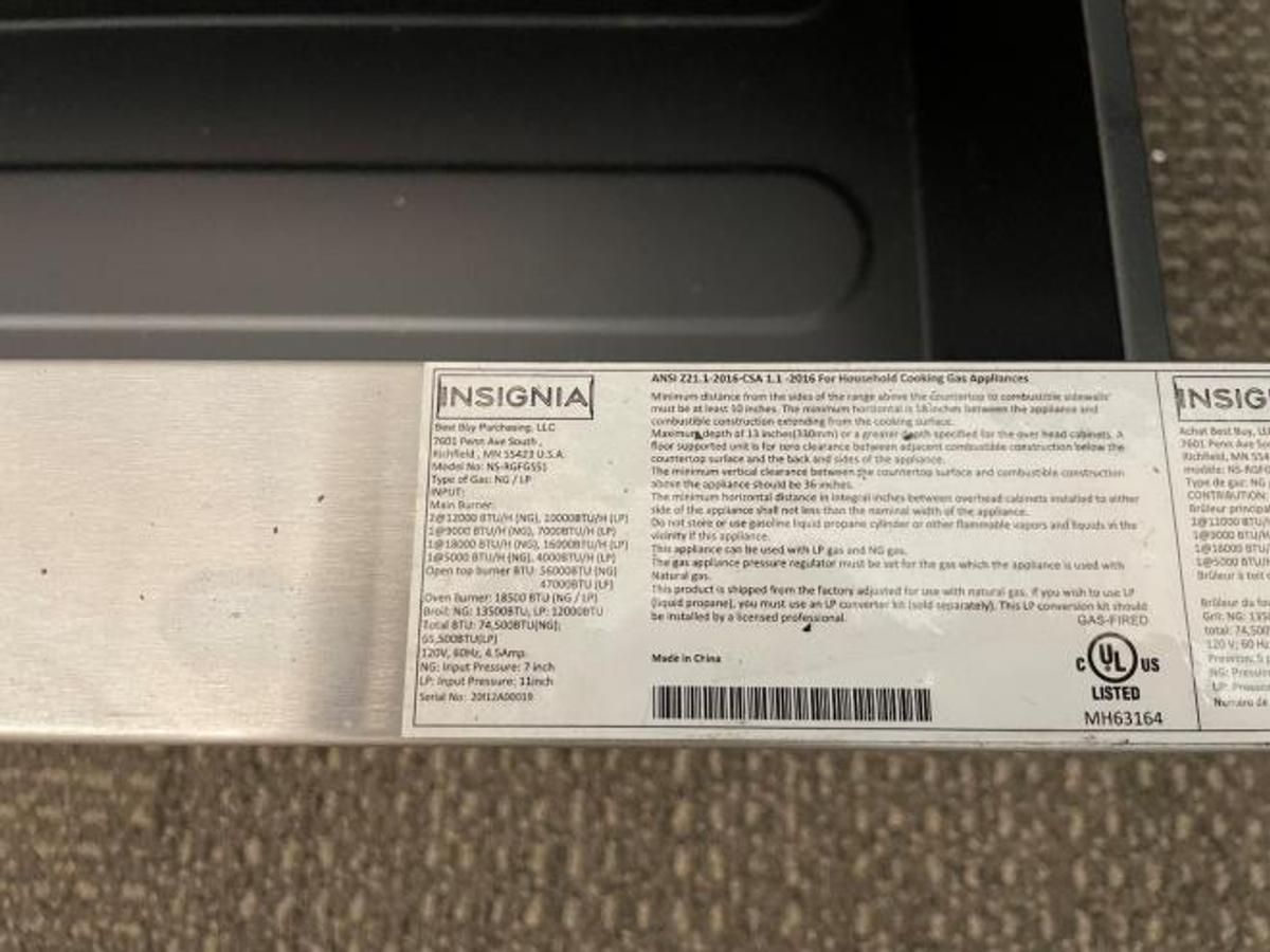 Vue rapprochée de l'étiquette avec le numéro de modèle