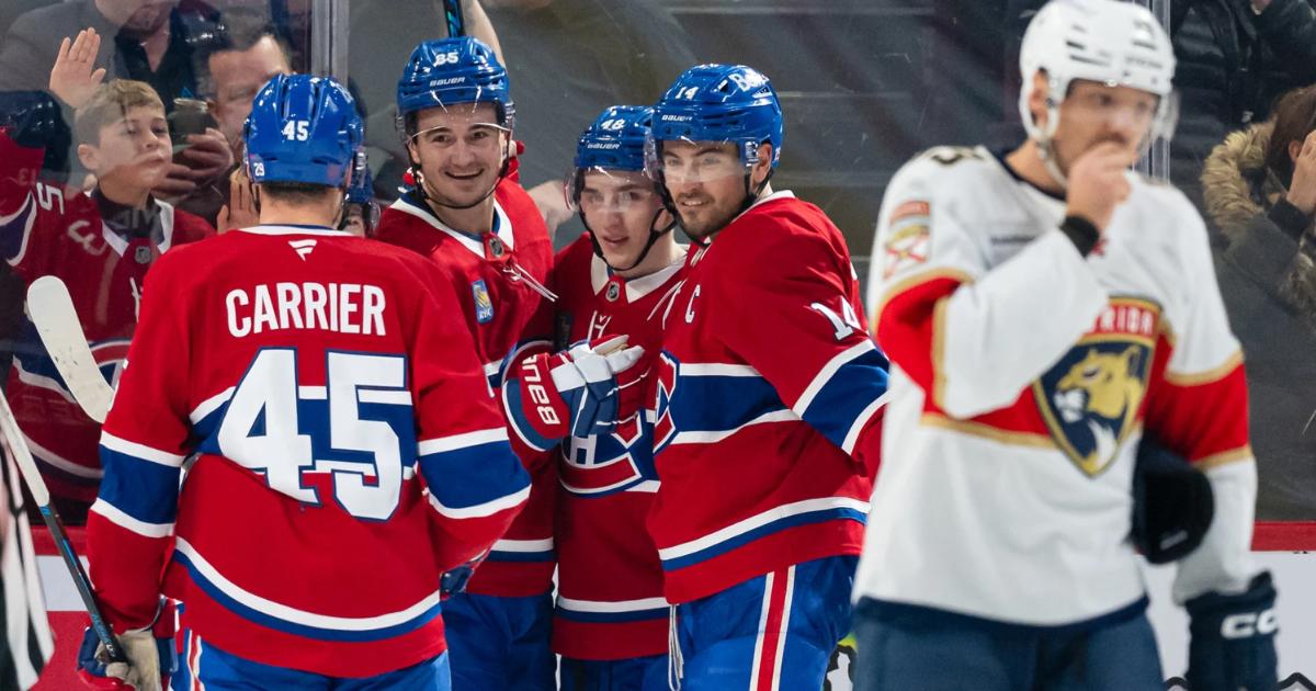 Alexandre Carrier, Alexandre Texier, Lane Hutson et Nick Suzuki après un but face aux Panthers
