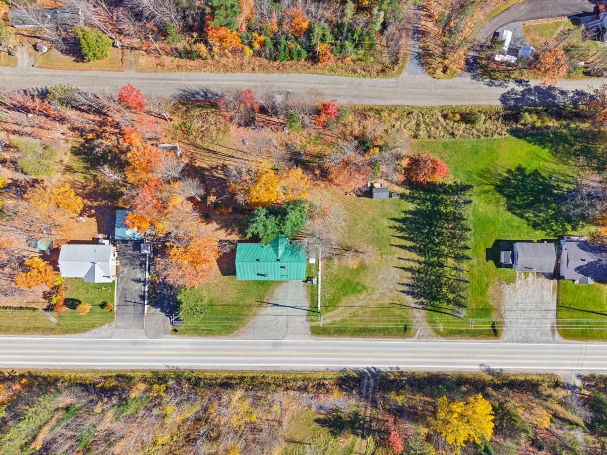 Vue aérienne de la propriété sous un autre angle