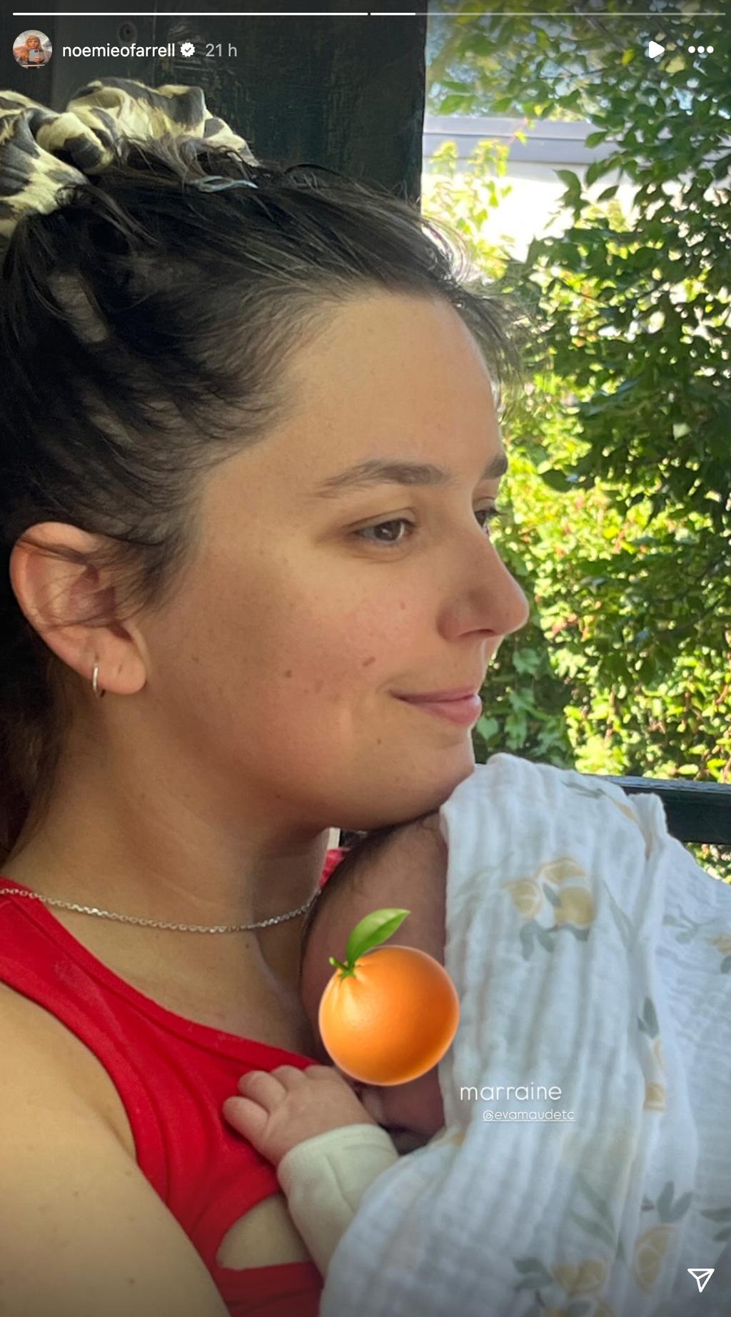 Bébé de Noémie O’Farrell et sa marraine la photographe Maude TC