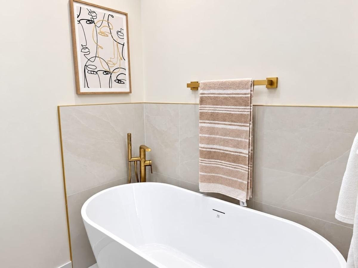 Détail du bain autoportant