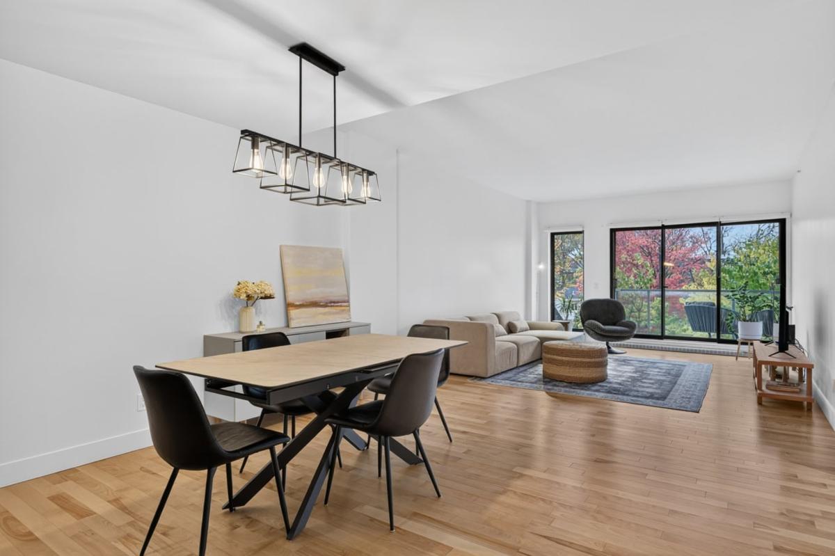 Salle à manger vue depuis la cuisine