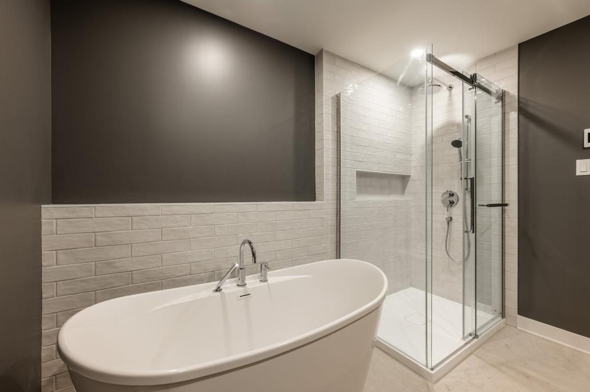 Autre angle de la salle de bain