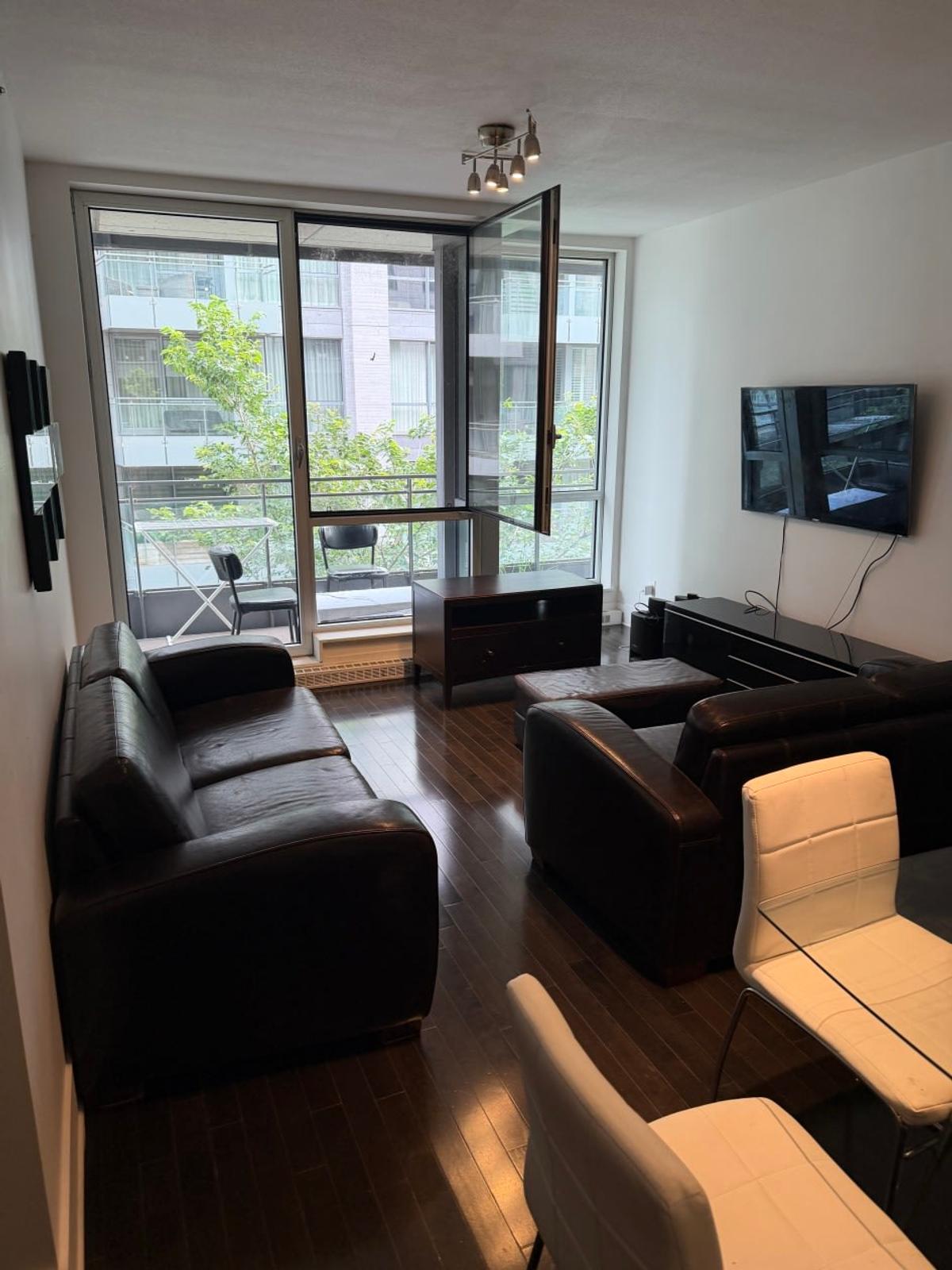 Vue extérieure de l'immeuble sur la rue Saint-André