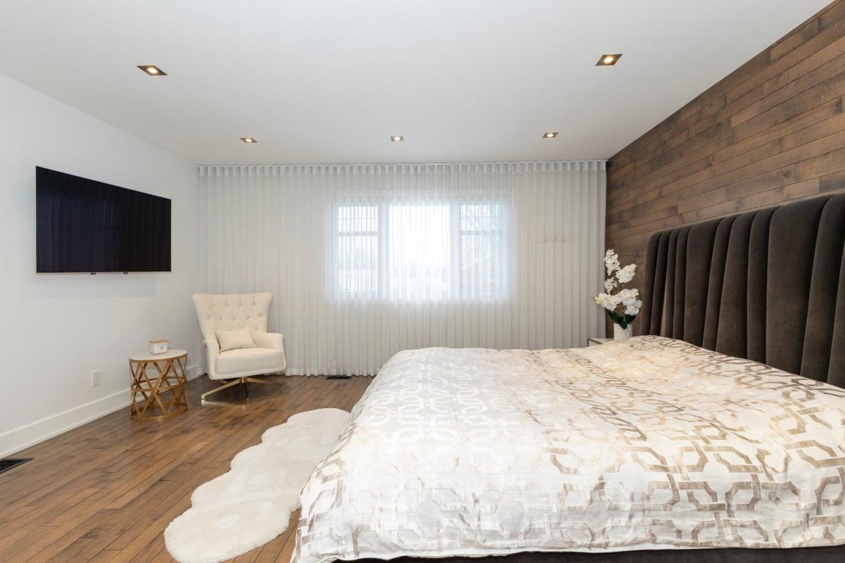 Autre angle de la chambre principale