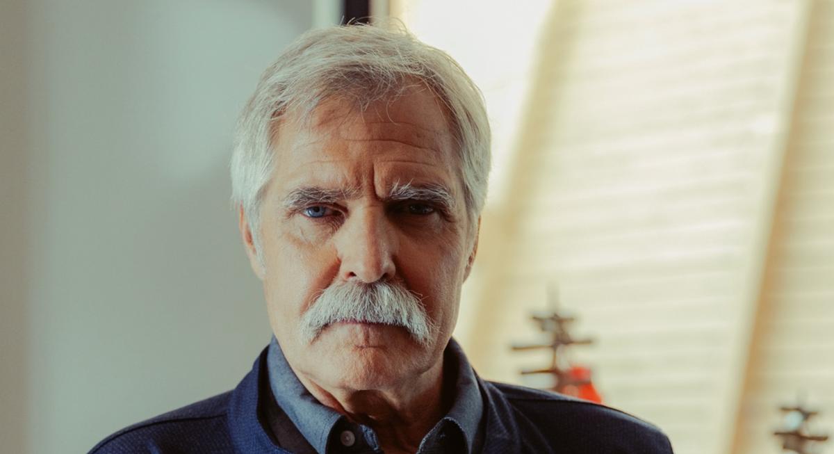 Henry Czerny dans Bon Cop, Bad Cop