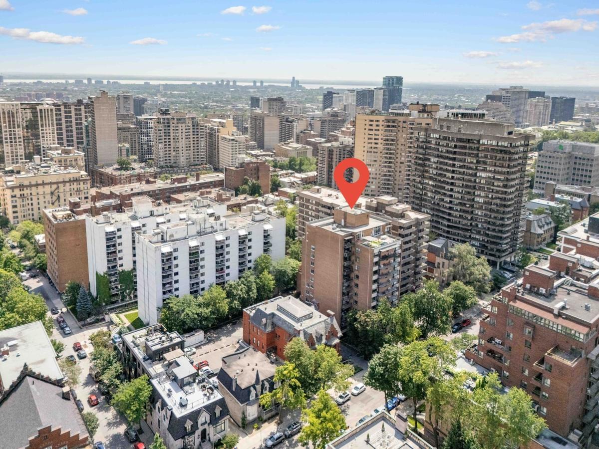 Trame urbaine et espaces verts vus du ciel