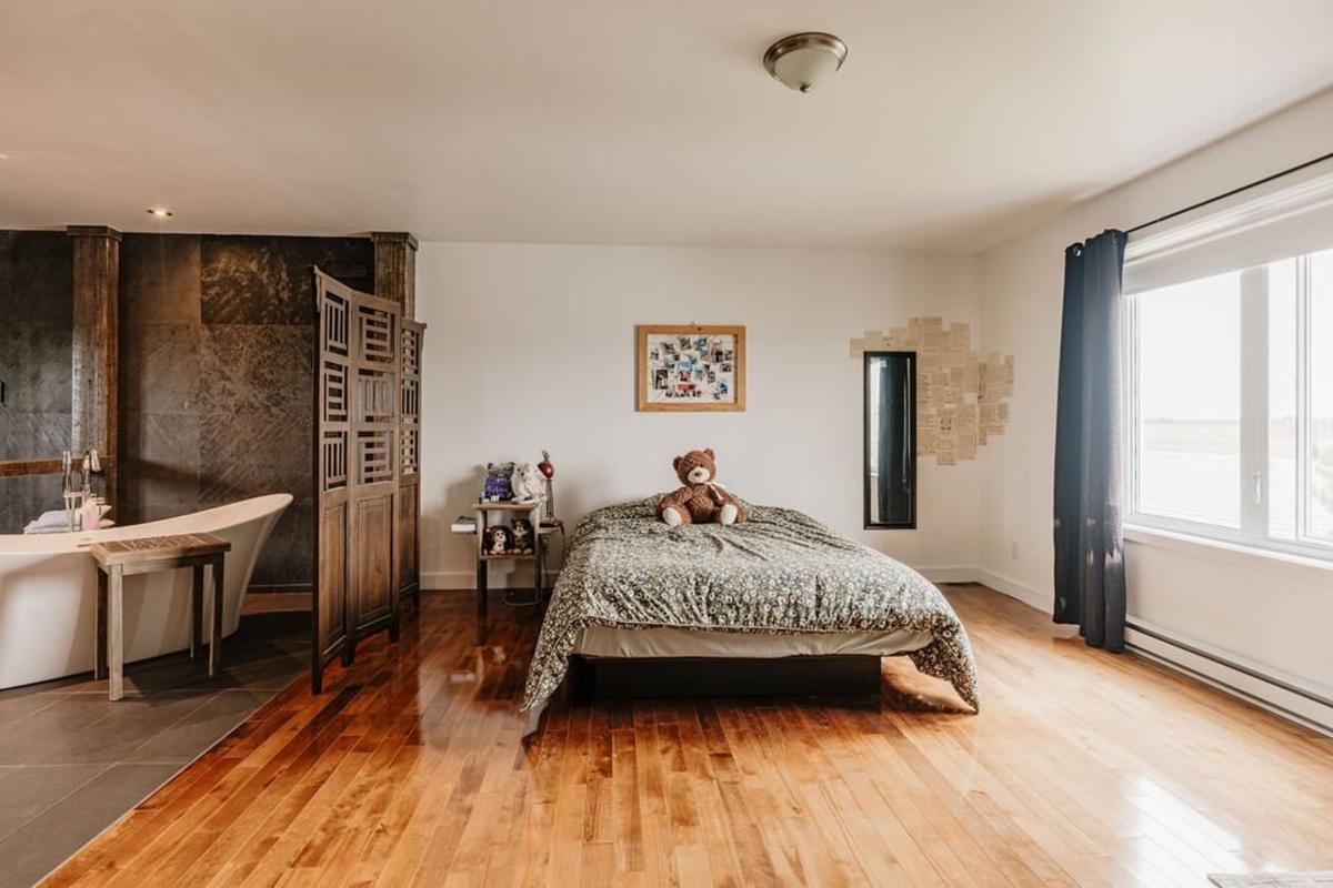 Chambre principale spacieuse