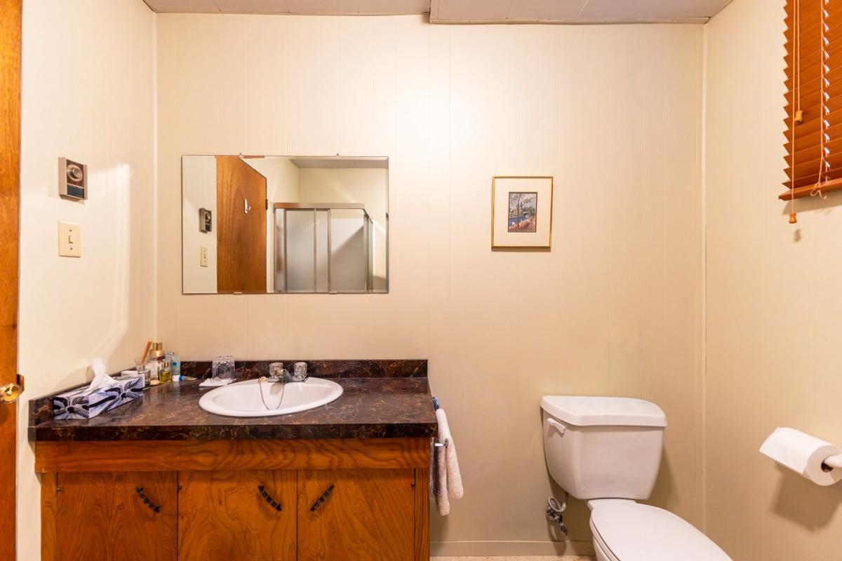 Détail de la salle de bain au sous-sol