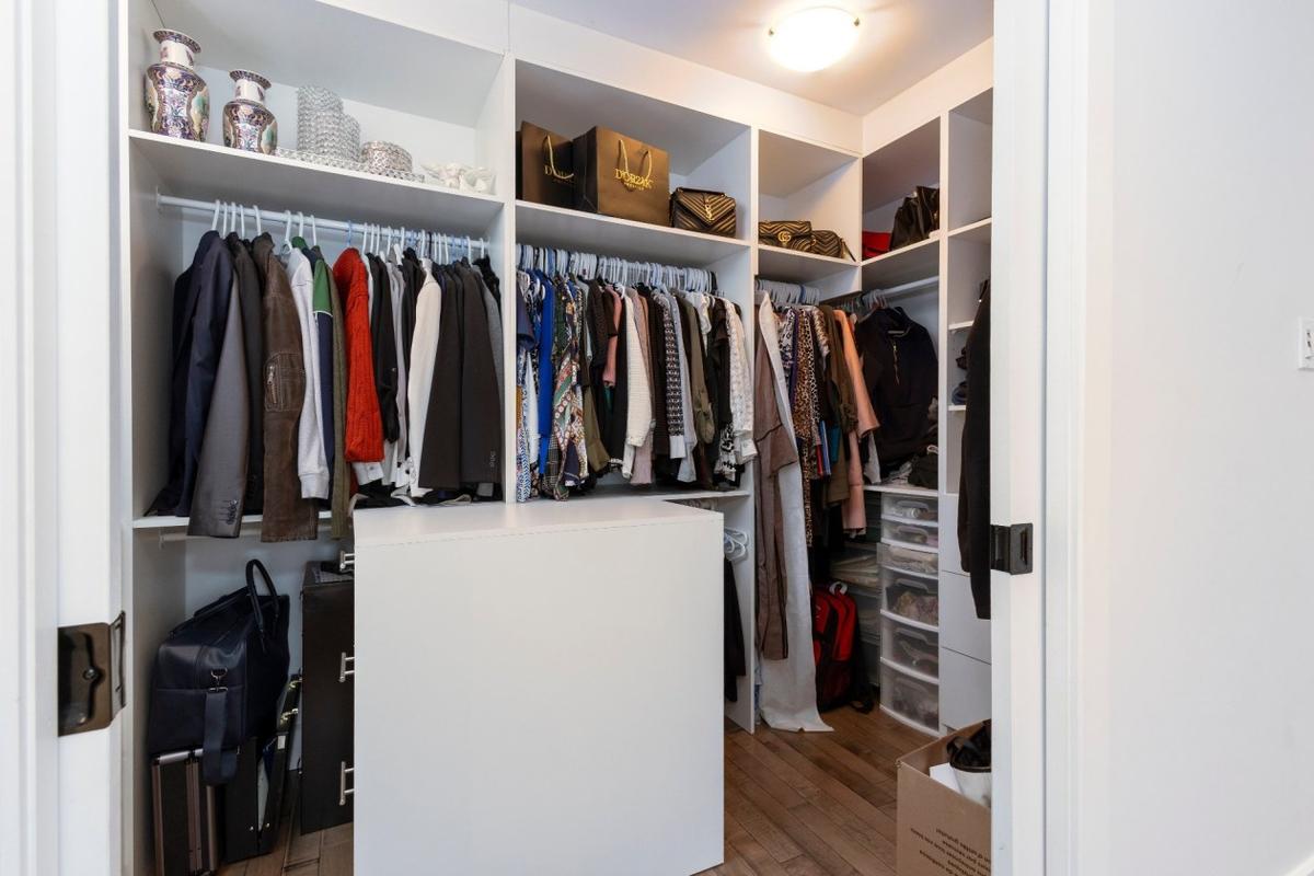 Penderie de la chambre principale