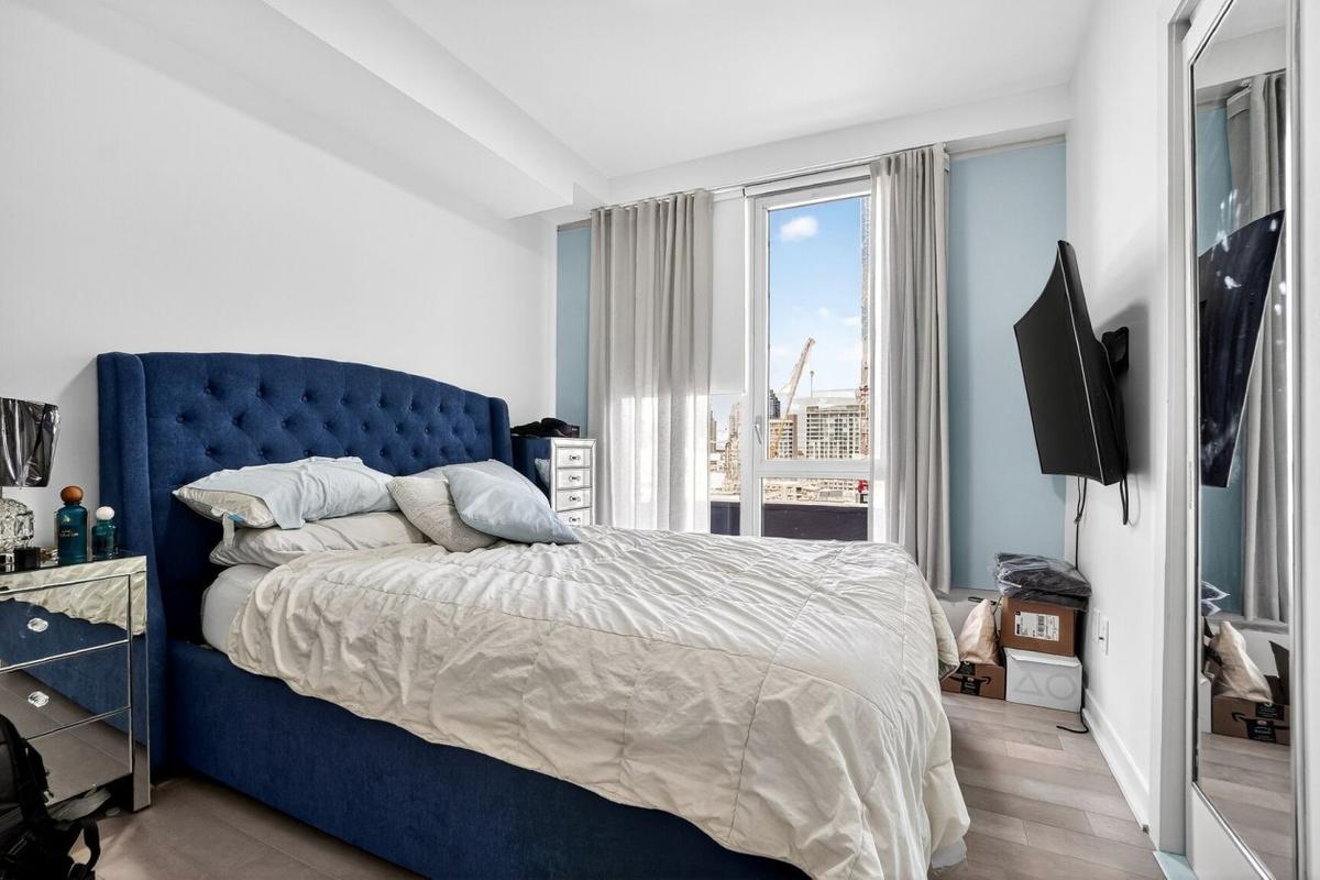 Chambre principale lumineuse