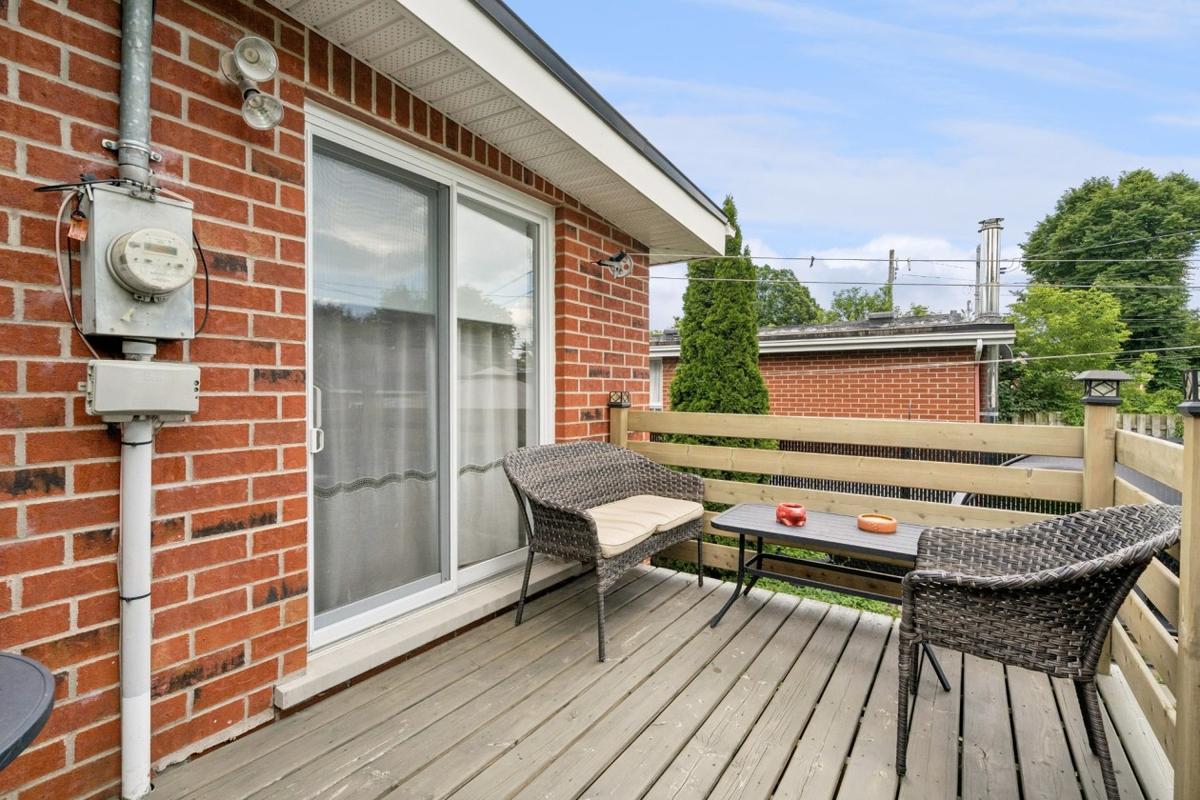 Balcon donnant sur la cour