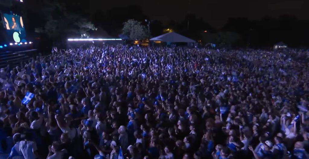 Foule au Grand Spectacle de la Fête Nationale au Parc Maisonneuve