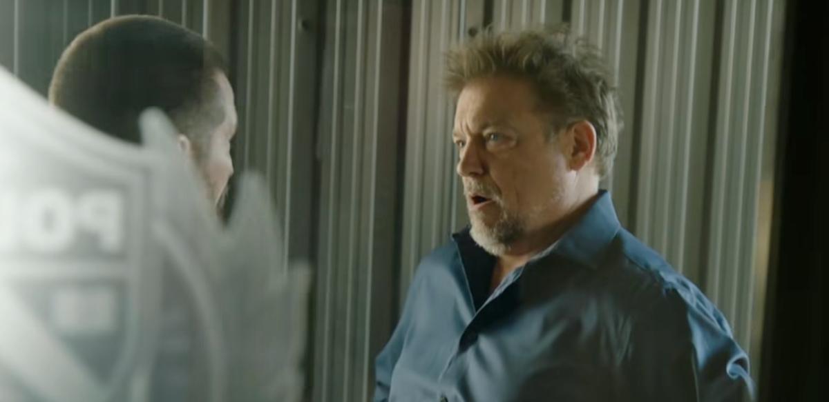 Vincent Graton dans son personnage de Christian Thibeault, lieutenant de l'escouade Antigang