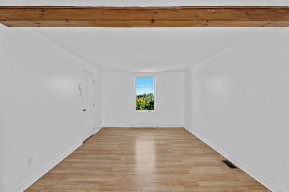 Autre angle de la chambre principale