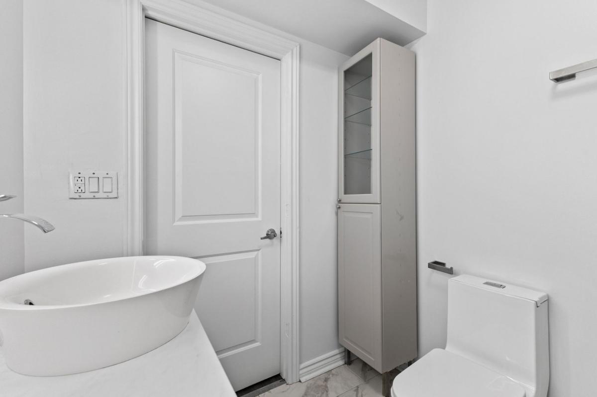 Détail de la salle de bain principale